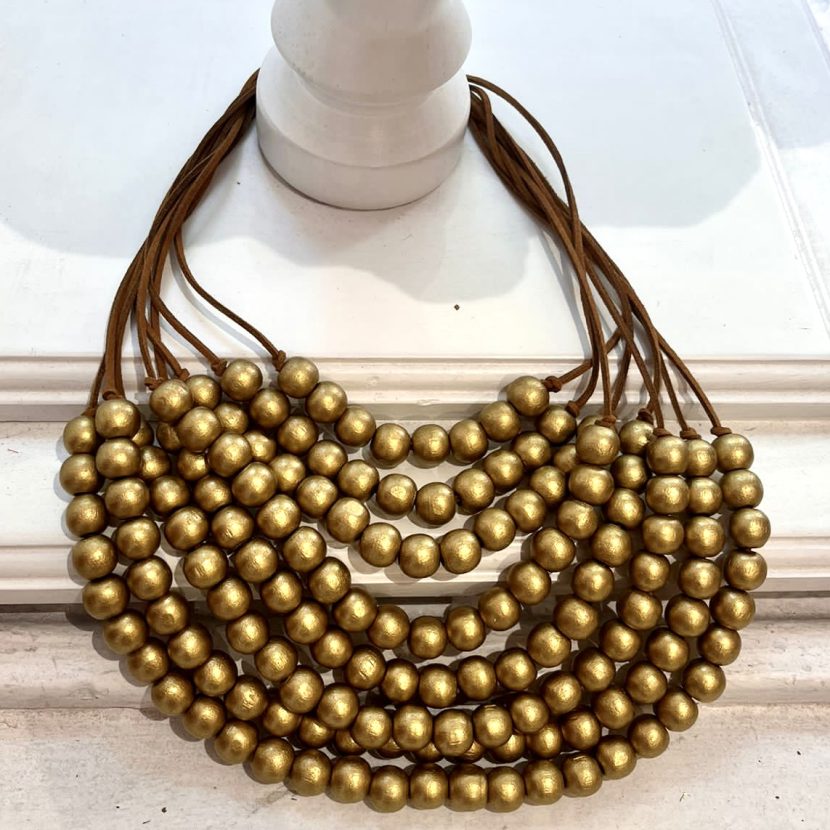 COLLAR “CUENTAS DORADO CORTO”